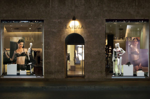 LA PERLA SHOP WINDOWS
